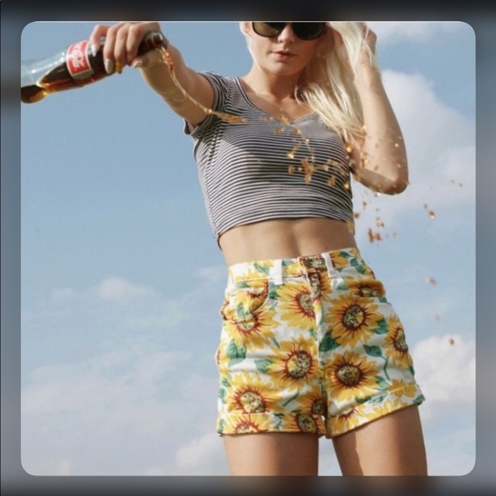 American Apparel Sunflower Print Denim Shorts - Picture 2 of 13